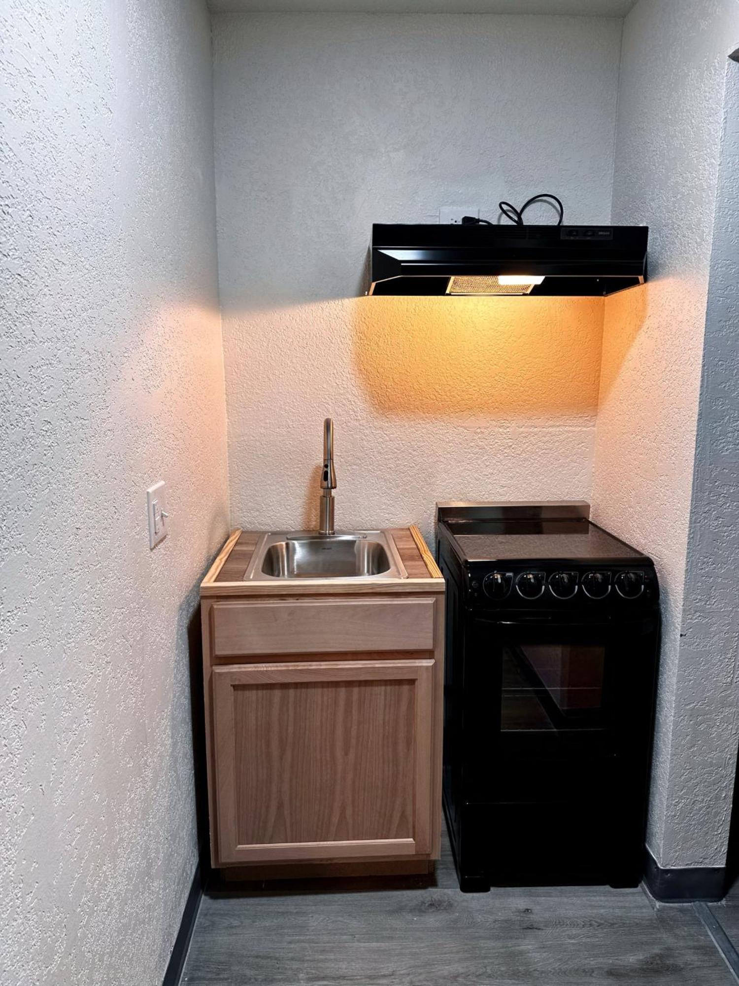 Studio City Suites, A Travelodge By Wyndham Texarkana Екстериор снимка