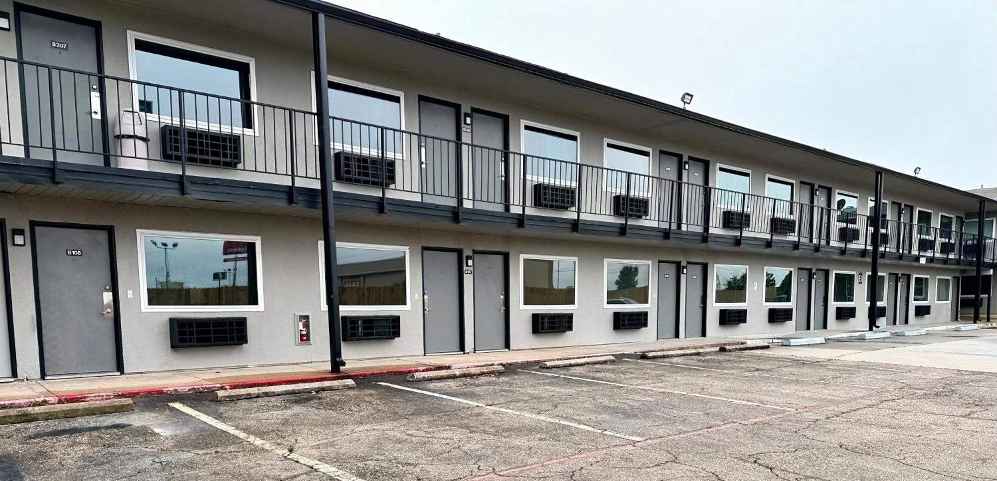 Studio City Suites, A Travelodge By Wyndham Texarkana Екстериор снимка